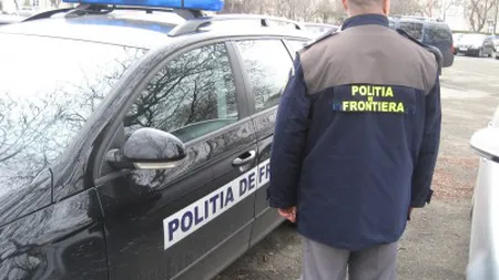 Poliţiştii de frontieră au descoperit doi turci ascunşi pe osia unui camion. Aceştia voiau sa iasă ilegal din ţară