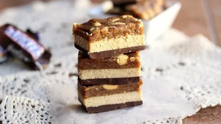 Cea mai bună prăjitură Snickers, fără coacere
