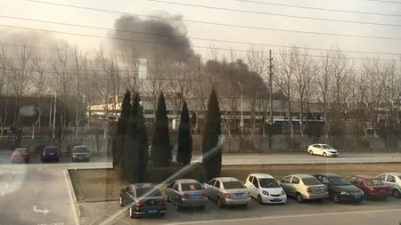 Probleme noi pentru Samsung. O fabrică a companiei a luat foc din cauza unei baterii defecte VIDEO