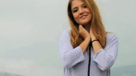 Povestea româncei care a trăit 20 de ani cu fratele geamăn în pântece. Medicii se chinuie să o ţină în viaţă