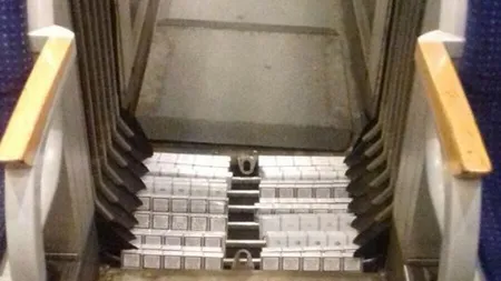 Ţigări de contrabandă, găsite sub podeaua trenului. Captură importantă a poliţiştilor din Timiş
