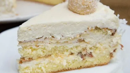 Desertul zilei: Tort Raffaello