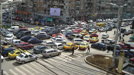 Taxă auto pe bază de stickere colorate lipite în parbriz, în locul timbrului de mediu, pentru a intra în marile oraşe din România