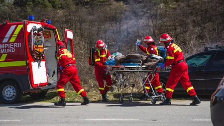 ACCIDENT MORTAL pe DN6. Două persoane au decedat, iar alte cinci au fost rănite. Circulaţia a fost BLOCATĂ pe ambele sensuri UPDATE