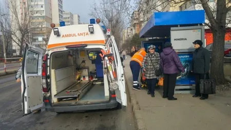 PANICĂ în autobuz. Un bărbat de 50 de ani a leşinat