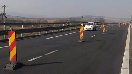 Pericol pe autostrada Sibiu-Orăştie. O porţiune din şosea s-a tasat, iar şoferii sunt obligaţi să circule doar pe prima bandă