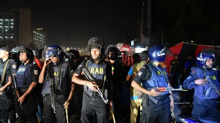 Dublu atentat sinucigaş în Bangladesh soldat cu moartea a şase persoane, între care şi doi poliţişti