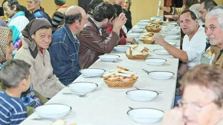 Sute de bătrâni din Constanţa au fost puşi să plătească aproape 1,4 milioane de lei, după ce au mâncat gratuit, fără drept, la cantină