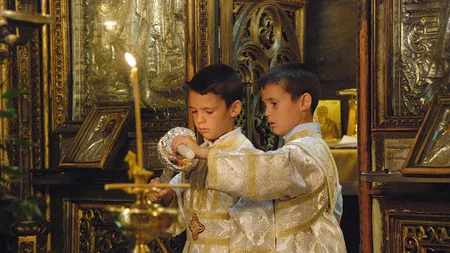 Mitropolitul Clujului stârneşte polemici: Familiile ar trebui să aibă câte trei copii, unul pentru ţară şi biserică VIDEO