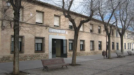O fetiţă româncă ce locuia în Spania a murit după ce a fost lovită de creanga unui copac chiar în faţa şcolii unde învăţa