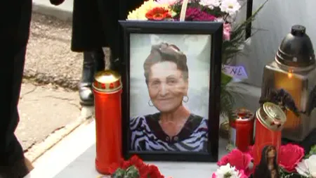 Scene cutremurătoare la mormântul Mădălinei Manole în ziua înmormântării mamei ei VIDEO