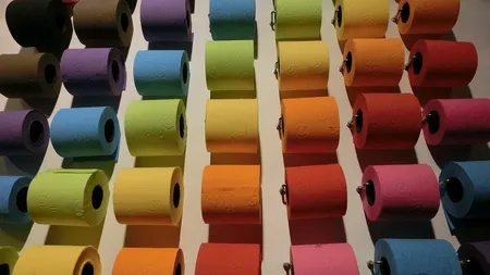 Hârtia igienică parfumată şi colorată te poate îmbolnăvi