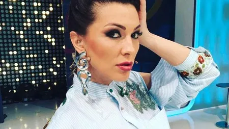 Ilinca Vandici, o graviduţă sexy. Poartă numai rochii mulate şi pantofi cu toc FOTO