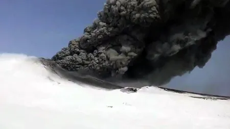 Stupoare printre cercetătorii ruşi. Un vulcan a erupt pentru prima oară după 250 de ani VIDEO