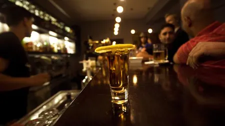 A murit după ce a băut o sticlă de tequila pentru a câştiga un pariu
