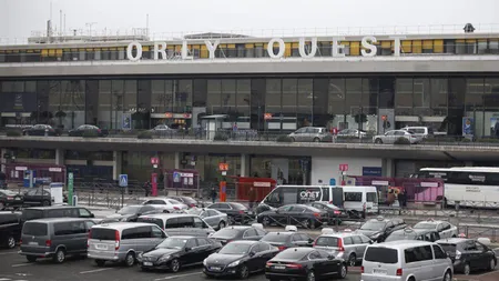 Panică pe aeroportul Orly din Paris. Un bărbat a fost împuşcat de poliţie. Aeroportul a fost evacuat