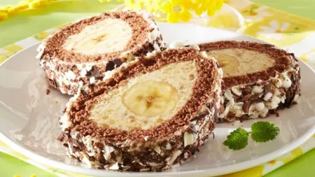 Ruladă de cacao cu banane şi mascarpone