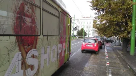 Zeci de tramvaie au rămas blocate în urma unei pene de curent provocate de şobolani. Sute de călători au fost afectaţi