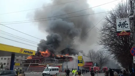 Alertă în Vrancea. Incendiu puternic lângă o benzinărie din Focşani VIDEO