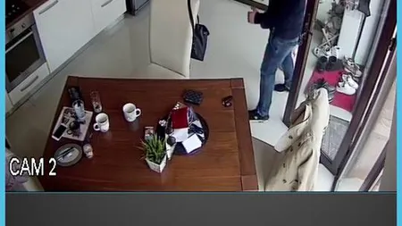 Sportiv de naţională, jefuit în timp ce se afla în casa din Piteşti. Momentul a fost surprins de camere