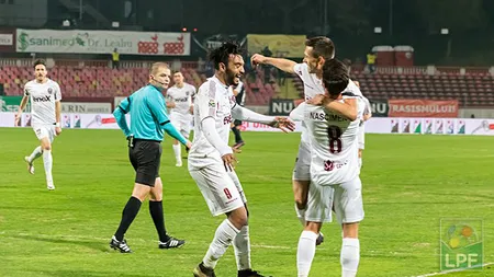 CFR Cluj, victorie înecată în alcool. Fotbaliştii au făcut circ în mijlocul străzii VIDEO