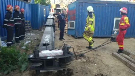 Bărbat prins sub un container pe un şantier din Bucureşti. Imagini şocante de la locul tragediei