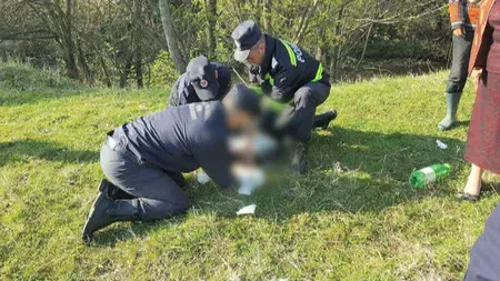 Fetiţă de 7 ani, găsită moartă în pârâu