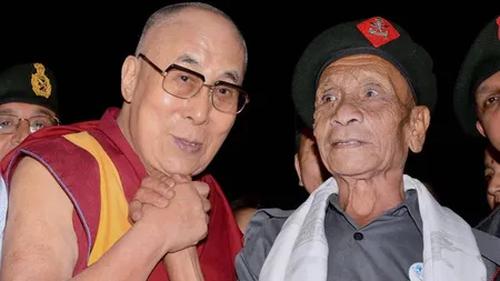 Dalai Lama s-a întâlnit cu unul dintre soldaţii indieni care l-au ajutat să evadeze din Tibet în 1959