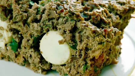 Drob de miel cu verdeaţă, învelit în prapur