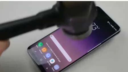 Test de rezistenţă Galaxy S8 Plus: 10 lovituri de ciocan şi încă rezistă VIDEO