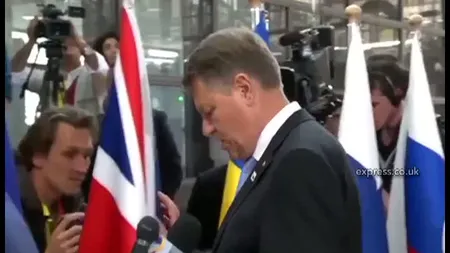 Klaus Iohannis, sancţionat de jurnaliştii britanici pentru mutarea steagului britanic VIDEO