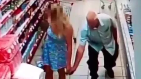 Un pervers face o poză sub fusta unei femei într-un magazin. Incredibil ce a urmat FOTO