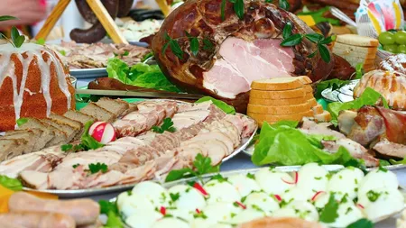 Masa de Paşti. Sfatul medicului: Ce trebuie să mâncăm în aceste zile