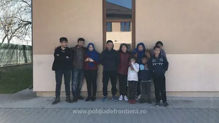 Migranţi irakieni şi sirieni, opriţi la frontiera României cu Serbia