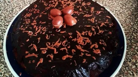 Pască poloneză cu glazură de ciocolată - reţetă delicioasă