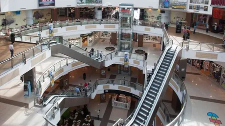 Alertă de INCENDIU la Plaza Mall