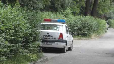 Maşinile Poliţiei Iaşi, IMAGINI DE COŞMAR. Scaunele sunt rupte, sediul plin de igrasie FOTO