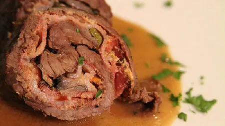 Reţetele Tale: Rulada din pulpă de porc