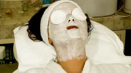 Reţete de măşti faciale care îţi vor reda frumuseţea. Le poţi prepara în casă