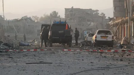 Baie de sânge la o bază militară din Afganistan. Atac cu rachetă soldat cu cel puţin 50 de morţi