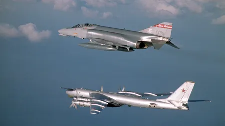 Bombardiere ruse, reperate în mai multe rânduri în apropiere de Alaska
