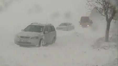 Ninsori ca în plină iarnă, frig în toată ţara. Probleme pe mai multe drumuri, se intervine cu utilaje UPDATE