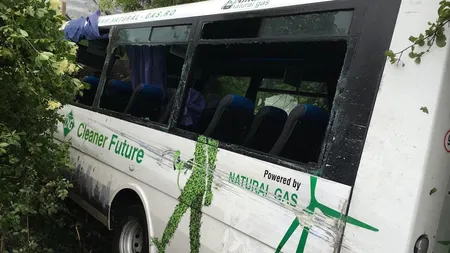 Patru răniţi după ce un autobuz a fost implicat într-un accident rutier între Rm. Vâlcea şi Călimăneşti