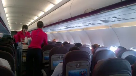 Incident pe ruta Valencia-Bucureşti. O femeie a leşinat în avion VIDEO