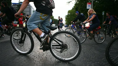 Proiect de lege prin care se micşorează amenzile pentru biciclişti, adoptat de comisia juridică a Senatului