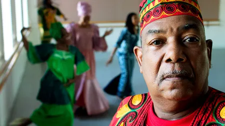 A murit coreograful Chuck Davis, maestru al dansurilor africane VIDEO