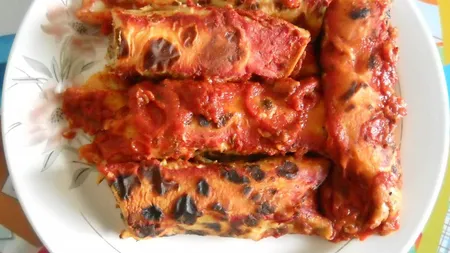 Reţetele Tale. Clătite cu pastă de mici