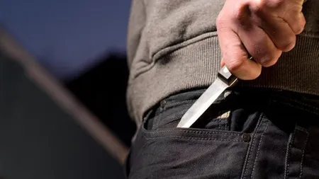 Crimă înfiorătoare în Bacău. Un bărbat a ucis-o pe fetiţa de 11 ani a iubitei sale, iar apoi s-a spânzurat
