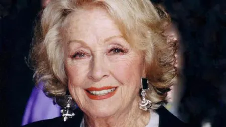 Faimoasa artistă Danielle Darrieux a împlinit 100 de ani GALERIE FOTO şi VIDEO