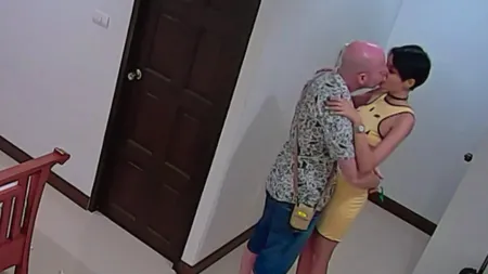 INSULA IUBIRII. Prima seară, prima scenă de AMOR. Cine au fost protagoniştii VIDEO